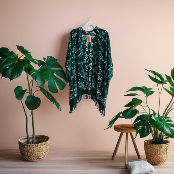 0101/ Dark Green  White leaves Outer With Fringes - Picture 1 of 8